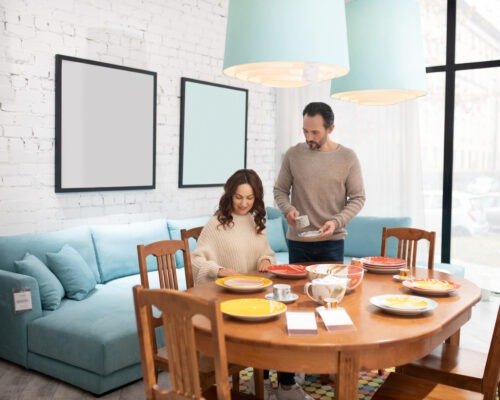 Why Round Dining Tables Are the Secret Weapon for Small-Space Dining