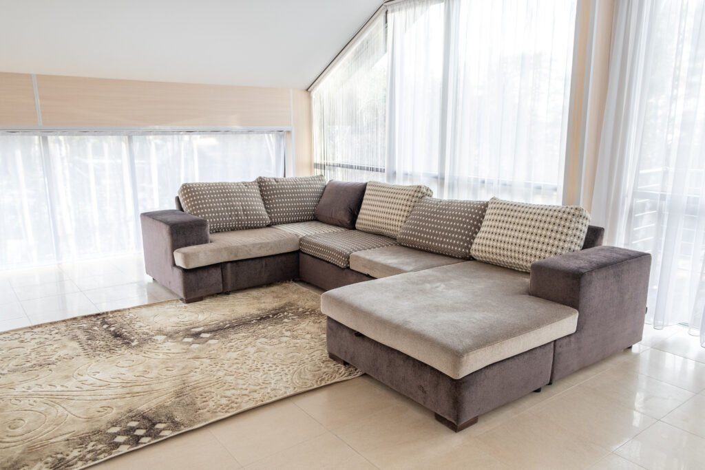 The Ultimate Guide To Style Your Living Room With An L-Shaped Sofa
